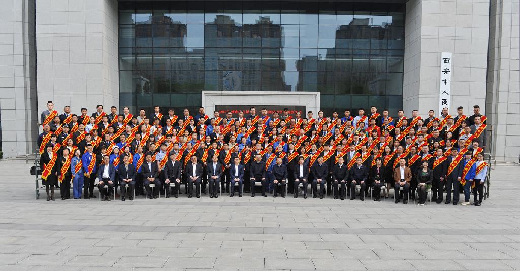 弘扬劳模精神 奋力追赶逾越 助推新工业生长——永利集团杨东涛等省级劳模、市先进整体获表扬